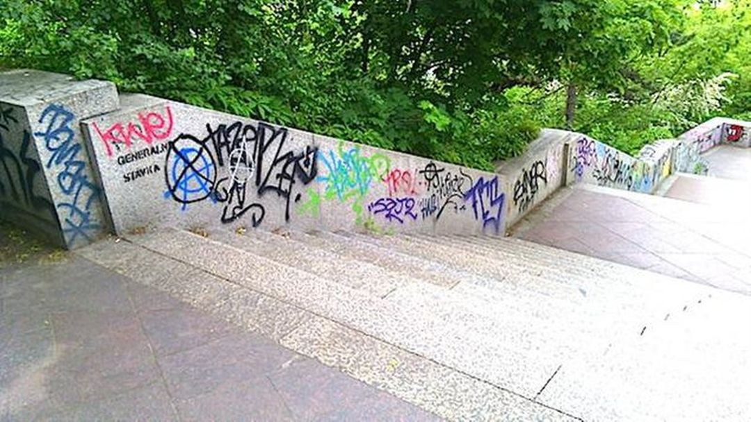 Čištění graffiti a odstranění graffiti